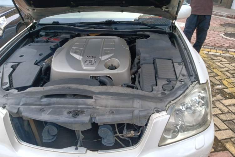 Used Toyota Crown 2007 2.5L Royal Special Edition Engine Bay Left