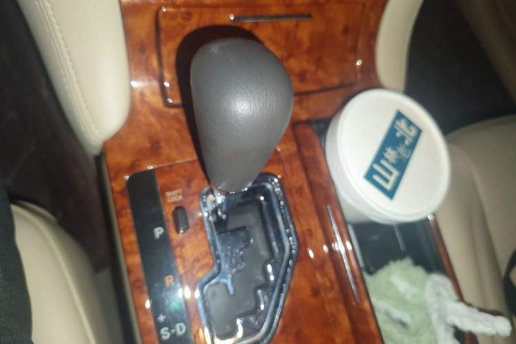 Used Toyota Crown 2007 2.5L Royal Navigation Edition Gear Lever