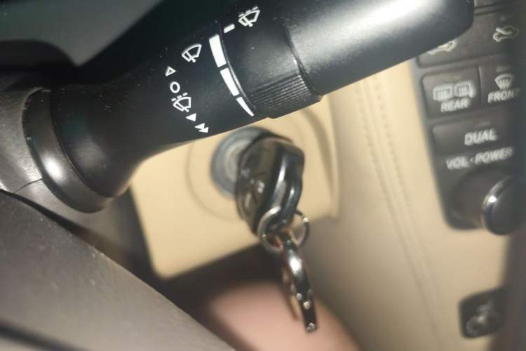 Used Toyota Crown 2007 2.5L Royal Navigation Edition Vehicle Key
