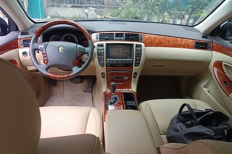 Used Toyota Crown 2008 2.5L 5th Anniversary Edition Center Console