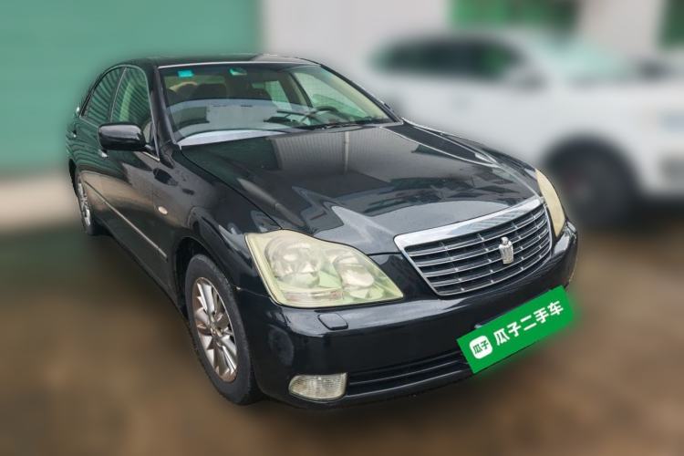 Used Toyota Crown 2008 2.5L 5th Anniversary Edition Front Right 45 Deg