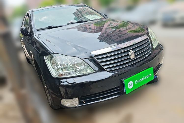 Used Toyota Crown 2008 2.5L 5th Anniversary Edition Front Right 45 Deg
