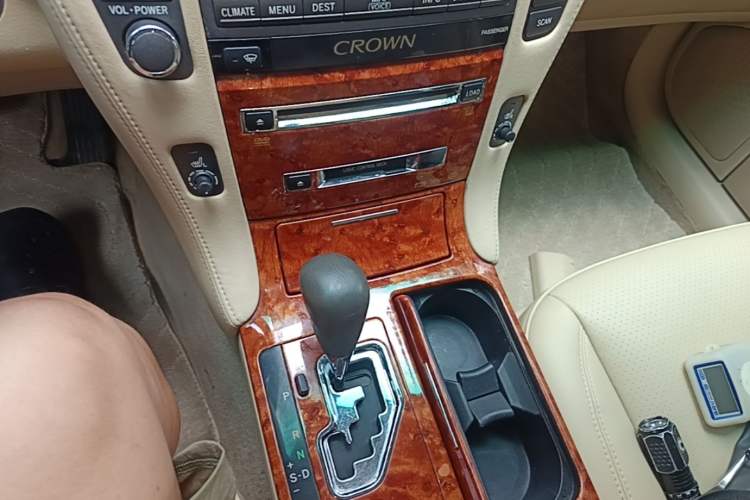 Used Toyota Crown 2008 2.5L 5th Anniversary Edition Gear Lever