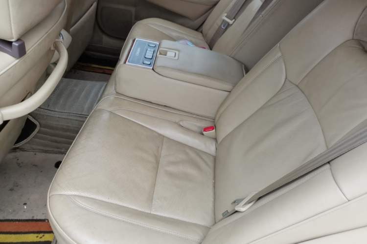 Used Toyota Crown 2009 2.5L Royal Special Reinforced Edition Left Rear Seat