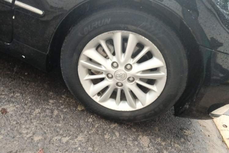 Used Toyota Crown  Right Front Wheel Hub