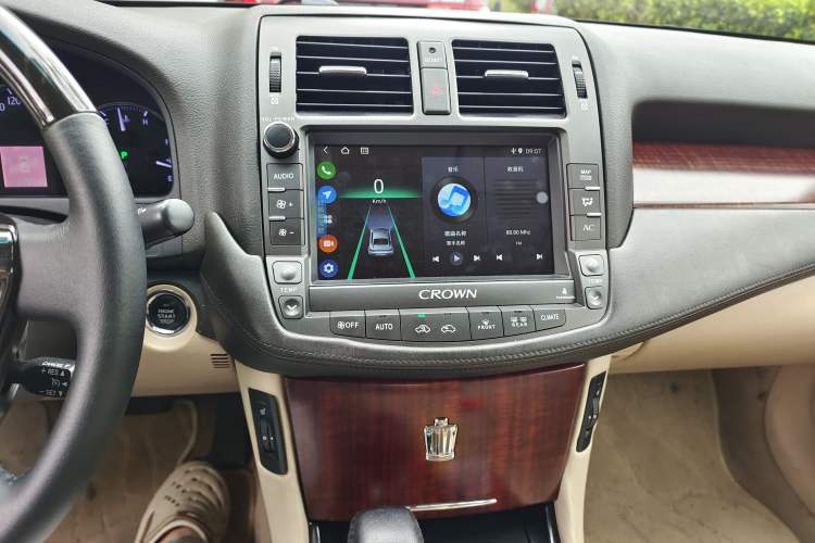 Used Toyota Crown 2010 2.5L Royal Leather Sunroof Navigation Edition Audio And AC Panel