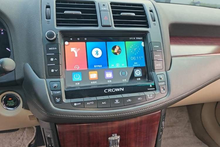 Used Toyota Crown 2010 2.5L Royal Leather Sunroof Edition Audio And AC Panel