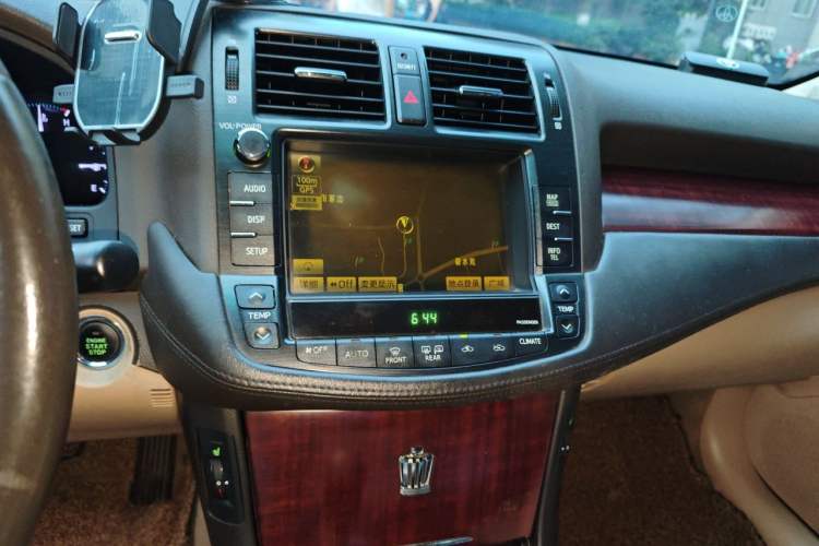 Used Toyota Crown 2010 3.0L Royal Saloon Audio And AC Panel