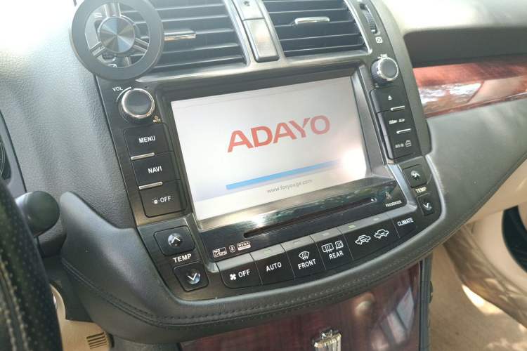 Used Toyota Crown 2010 2.5L Royal Leather Sunroof Navigation Edition Audio And AC Panel