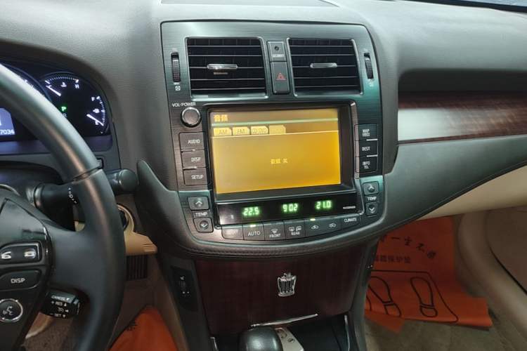 Used Toyota Crown 2010 2.5L Royal Leather Sunroof Edition Audio And AC Panel