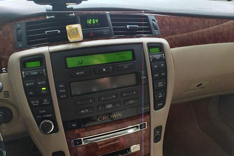Used Toyota Crown 2010 2.5L Royal Leather Sunroof Edition Audio And AC Panel