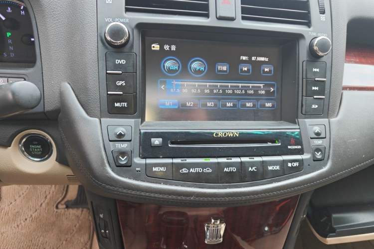 Used Toyota Crown 2010 2.5L Royal Leather Sunroof Edition Audio And AC Panel