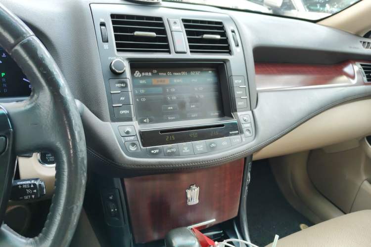 Used Toyota Crown 2010 2.5L Royal Leather Sunroof Edition Audio And AC Panel