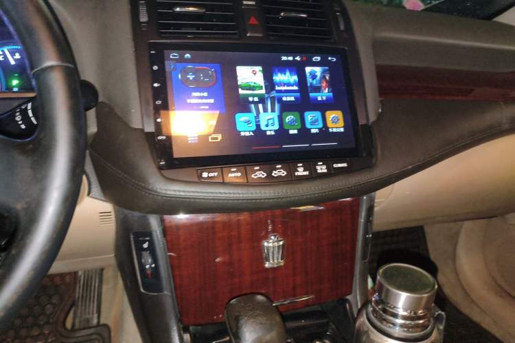 Used Toyota Crown 2010 2.5L Royal Leather Sunroof Navigation Edition Audio And AC Panel