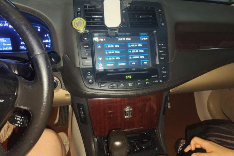 Used Toyota Crown 2010 2.5L Royal Leather Sunroof Navigation Edition Audio And AC Panel