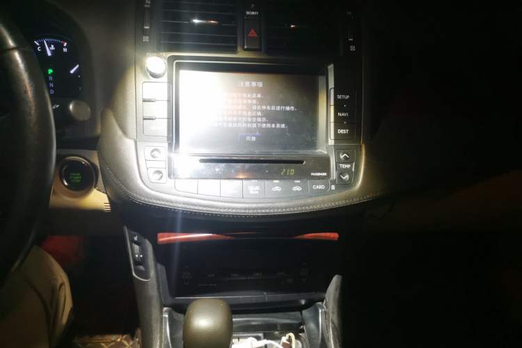 Used Toyota Crown 2010 2.5L Royal Leather Sunroof Edition Audio And AC Panel
