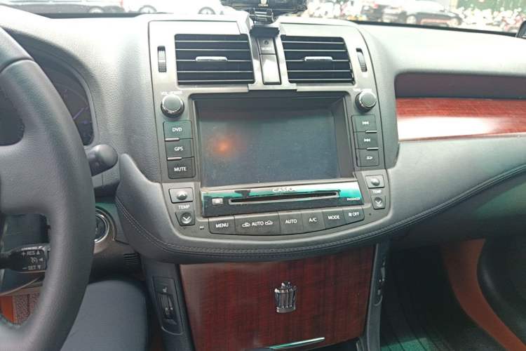 Used Toyota Crown 2010 2.5L Royal Leather Sunroof Edition Audio And AC Panel