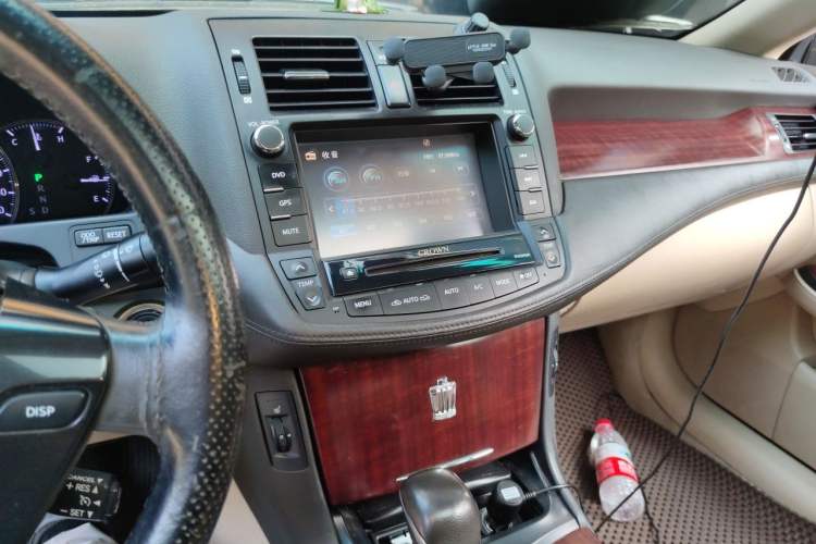 Used Toyota Crown 2010 2.5L Royal Leather Sunroof Navigation Edition Audio And AC Panel