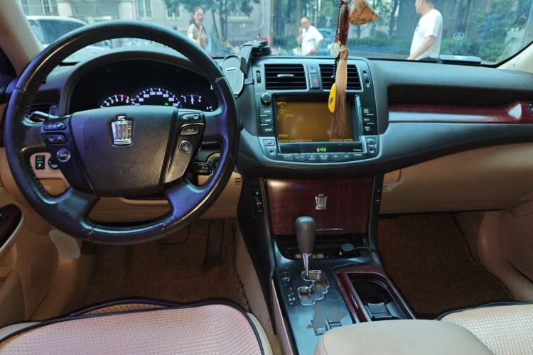 Used Toyota Crown 2010 3.0L Royal Saloon Center Console