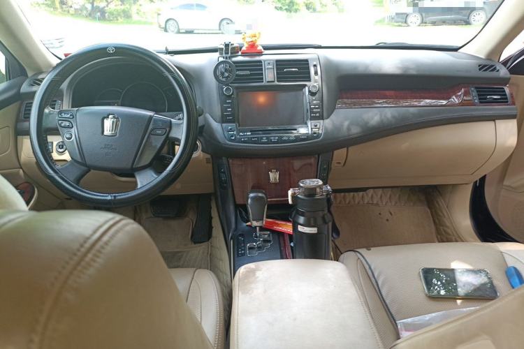 Used Toyota Crown 2010 2.5L Royal Leather Sunroof Navigation Edition Center Console