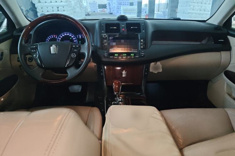 Used Toyota Crown 2010 2.5L Royal Leather Sunroof Navigation Edition Center Console