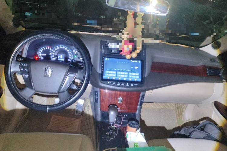 Used Toyota Crown 2010 2.5L Royal Leather Sunroof Navigation Edition Center Console