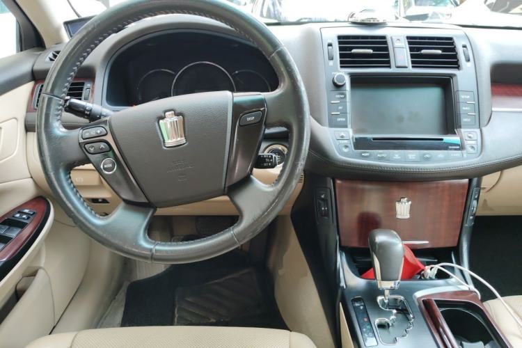 Used Toyota Crown 2010 2.5L Royal Leather Sunroof Edition Center Console