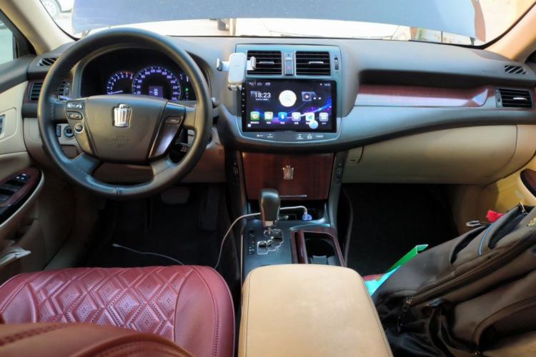 Used Toyota Crown 2010 2.5L Royal Leather Sunroof Navigation Edition Center Console