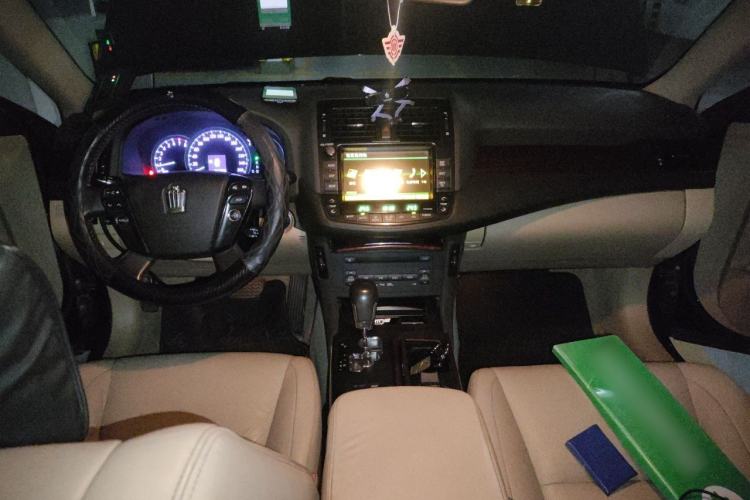 Used Toyota Crown 2010 2.5L Royal Leather Sunroof Edition Center Console