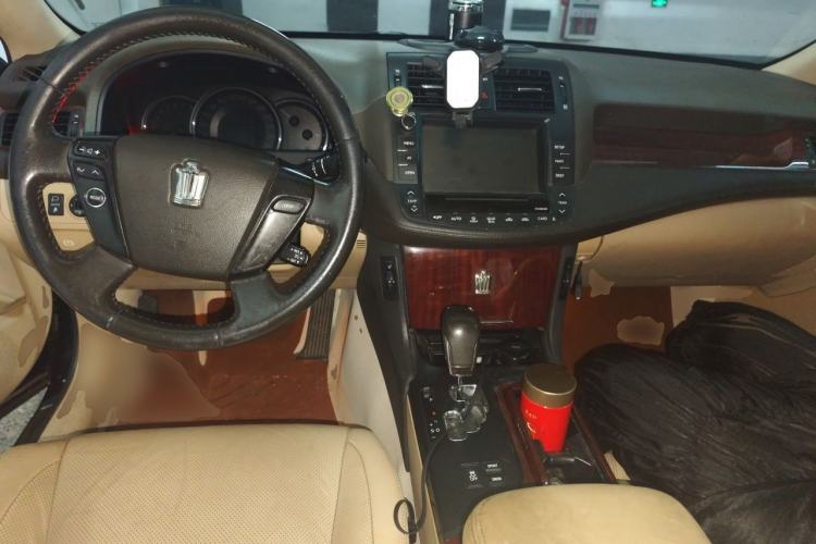 Used Toyota Crown 2010 2.5L Royal Leather Sunroof Navigation Edition Center Console