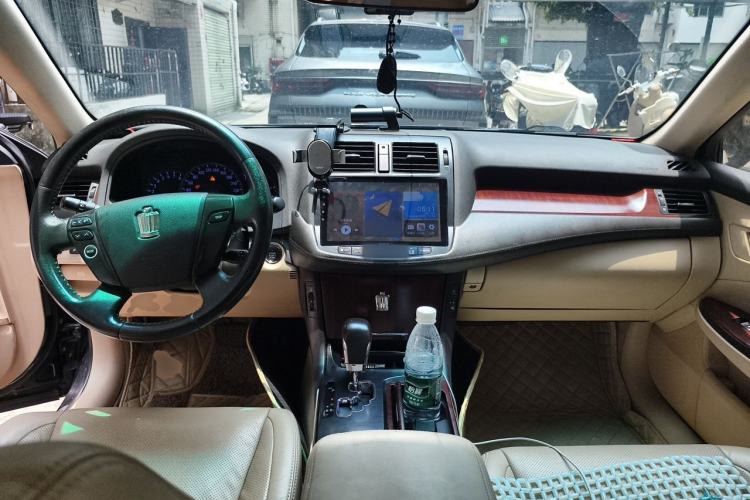 Used Toyota Crown 2010 2.5L Royal Leather Sunroof Edition Center Console
