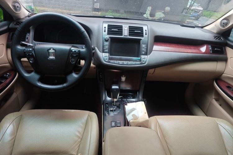 Used Toyota Crown 2010 2.5L Royal Leather Navigation Edition Center Console