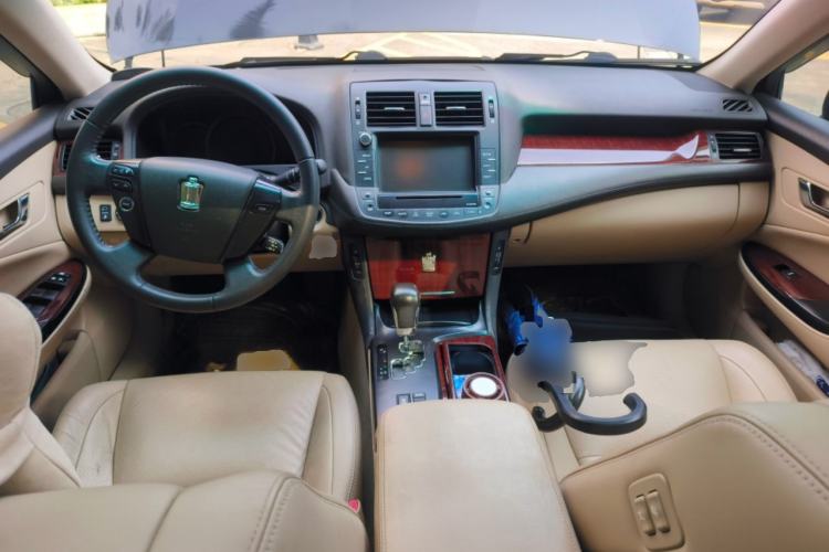 Used Toyota Crown 2010 2.5L Royal Leather Sunroof Navigation Edition Center Console