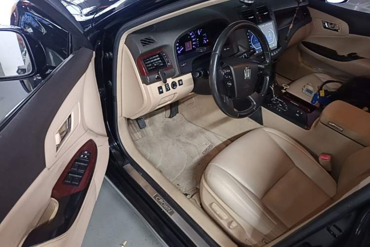Used Toyota Crown 2010 2.5L Royal Leather Sunroof Navigation Edition Driver Seat