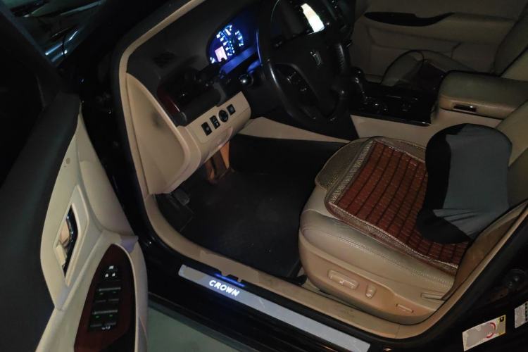 Used Toyota Crown 2010 2.5L Royal Driver Seat
