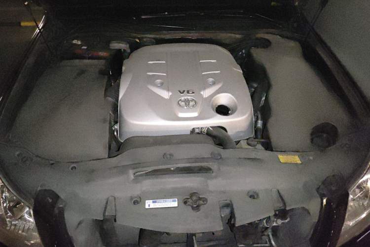Used Toyota Crown 2010 2.5L Royal Leather Sunroof Edition Engine Bay
