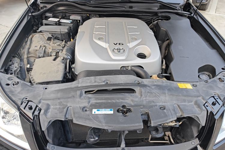 Used Toyota Crown 2010 2.5L Royal Leather Sunroof Edition Engine Bay