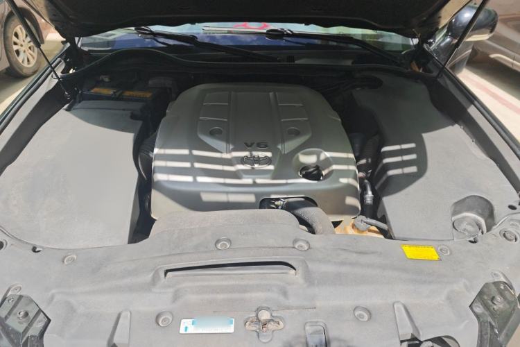 Used Toyota Crown 2010 2.5L Royal Engine Bay