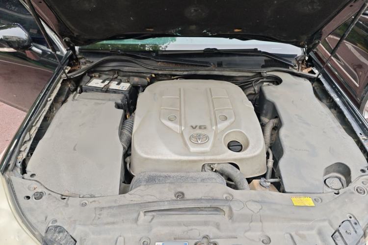 Used Toyota Crown 2010 3.0L Royal Saloon Engine Bay