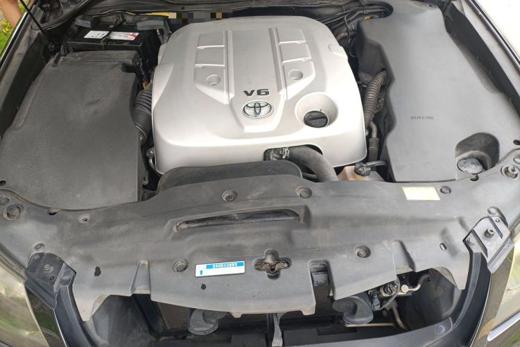 Used Toyota Crown 2010 2.5L Royal Leather Sunroof Navigation Edition Engine Bay