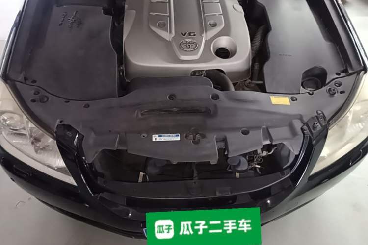 Used Toyota Crown 2010 2.5L Royal Leather Sunroof Navigation Edition Engine Bay