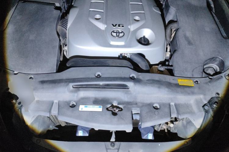 Used Toyota Crown 2010 2.5L Royal Leather Sunroof Navigation Edition Engine Bay
