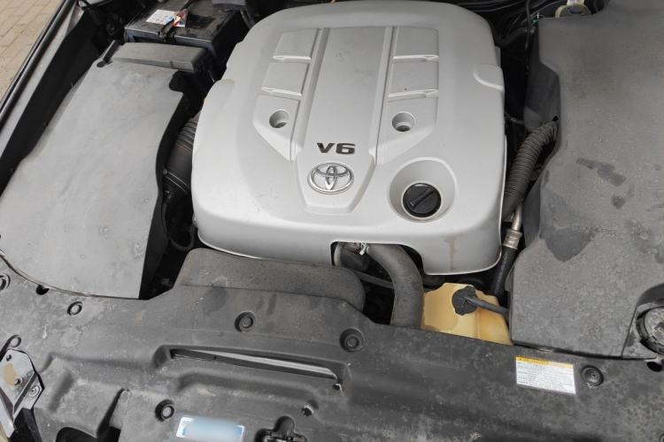 Used Toyota Crown 2010 2.5L Royal Leather Sunroof Edition Engine Bay