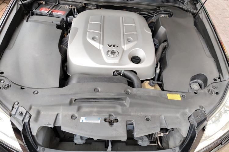 Used Toyota Crown 2010 2.5L Royal Leather Sunroof Edition Engine Bay