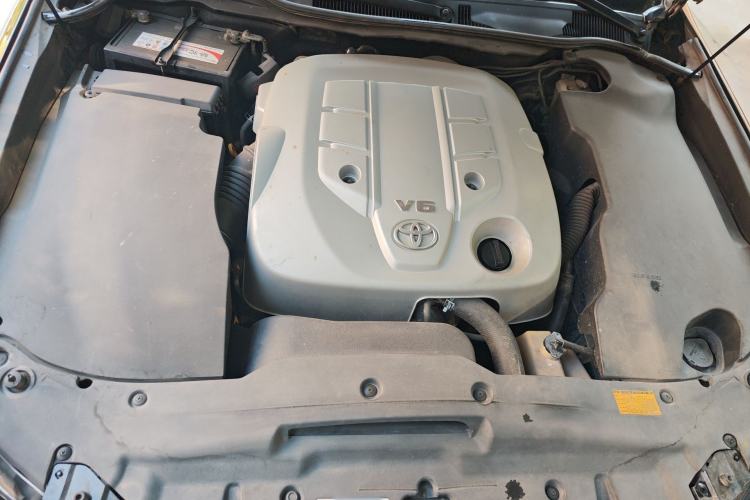 Used Toyota Crown 2010 2.5L Royal Leather Sunroof Edition Engine Bay