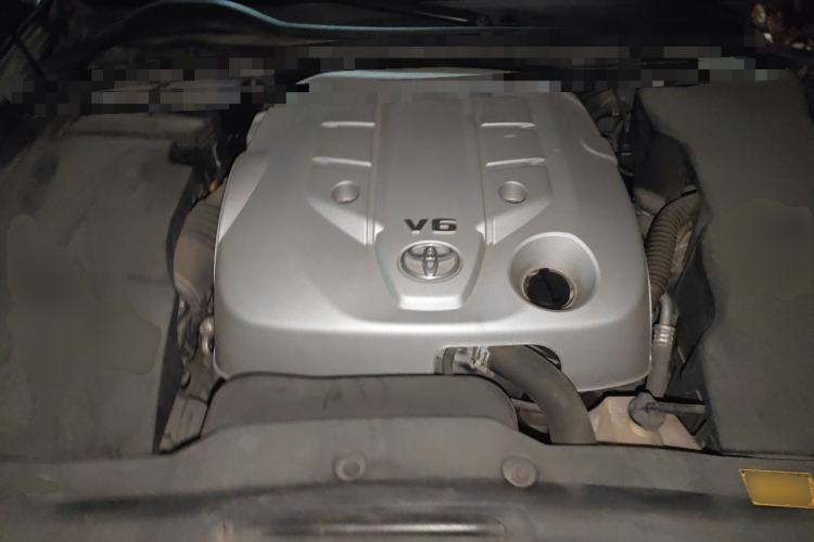 Used Toyota Crown 2010 2.5L Royal Engine Bay