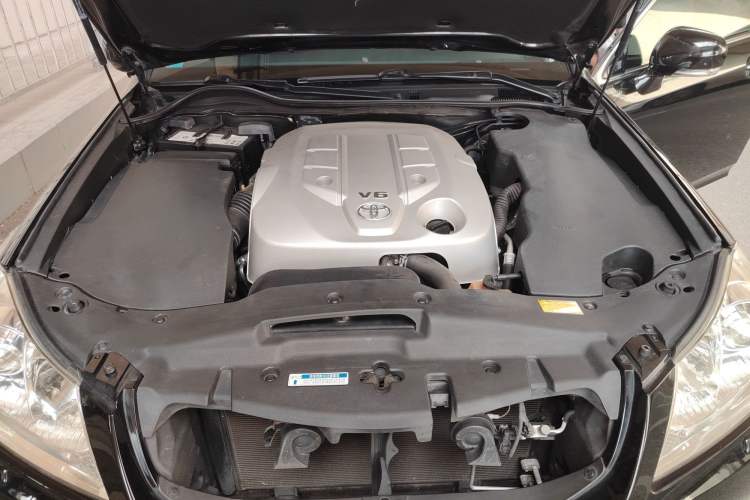 Used Toyota Crown 2010 2.5L Royal Leather Sunroof Edition Engine Bay