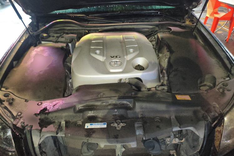 Used Toyota Crown 2010 2.5L Royal Leather Sunroof Navigation Edition Engine Bay