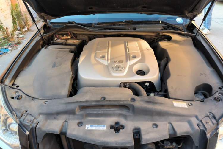 Used Toyota Crown 2010 2.5L Royal Leather Sunroof Navigation Edition Engine Bay
