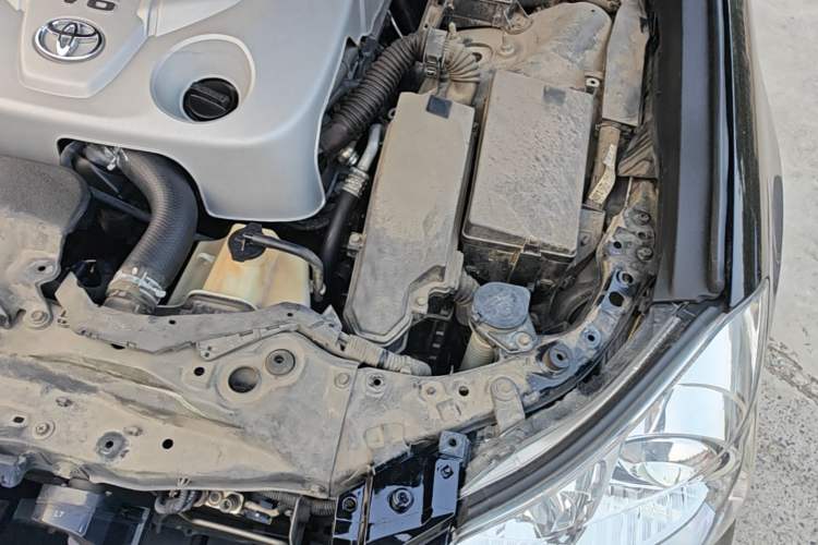 Used Toyota Crown 2010 2.5L Royal Leather Sunroof Edition Engine Bay Left